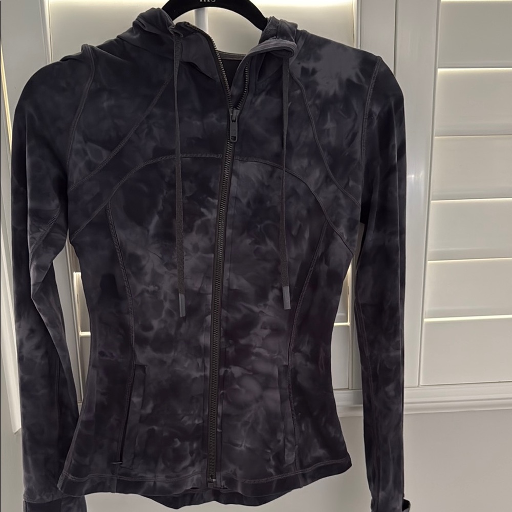 Lululemon tie dye hooded nulu jacket